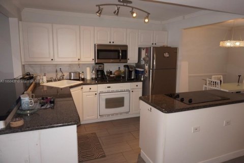 Condominio en venta en Pompano Beach, Florida, 2 dormitorios, 96.15 m2 № 2022449 - foto 8