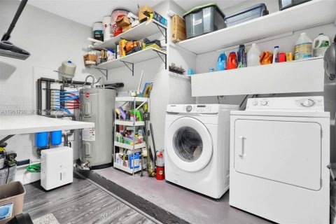 Casa en venta en Davie, Florida, 3 dormitorios, 120.49 m2 № 2023701 - foto 15