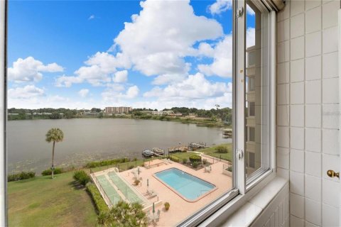 Condominio en venta en Winter Haven, Florida, 2 dormitorios, 110.55 m2 № 1734435 - foto 5