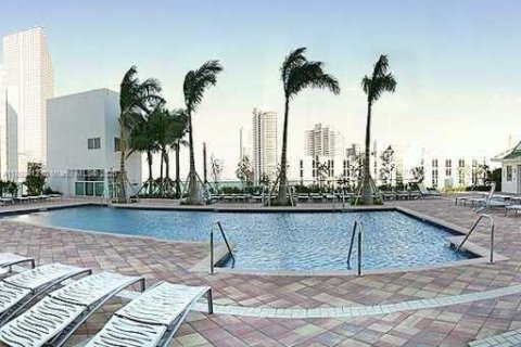 Condo in Miami, Florida, 1 bedroom  № 1944953 - photo 8