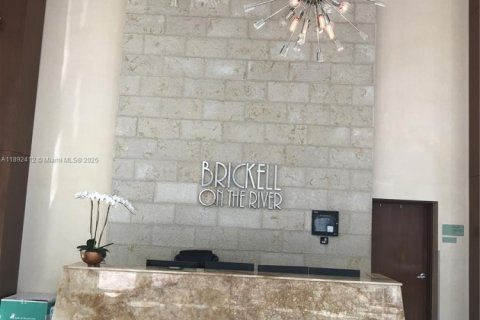 Condo in Miami, Florida, 1 bedroom  № 1944953 - photo 3