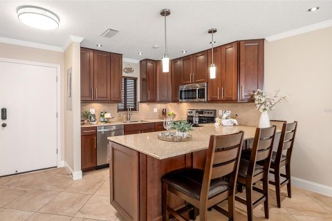 Condo in Sarasota, Florida, 1 bedroom  № 1675071 - photo 17