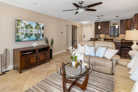 Condo in Sarasota, Florida, 1 bedroom  № 1675071 - photo 11