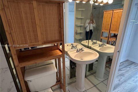 Copropriété à louer à Miami, Floride: 1 chambre, 56.86 m2 № 2049201 - photo 13