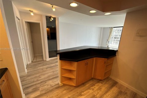 Copropriété à louer à Miami, Floride: 1 chambre, 56.86 m2 № 2049201 - photo 4