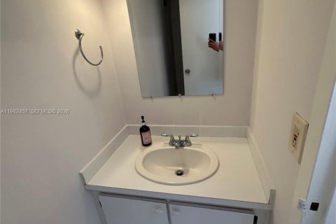 Copropriété à louer à Miami, Floride: 1 chambre, 56.86 m2 № 2049201 - photo 6