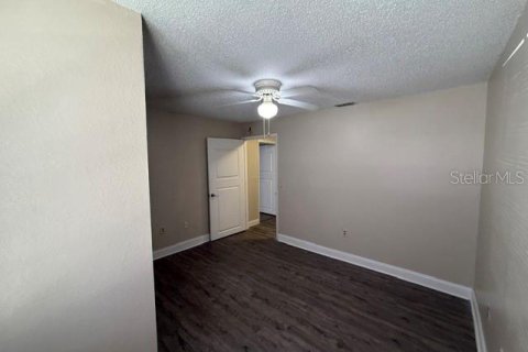 Condominio en venta en Gainesville, Florida, 2 dormitorios, 88.26 m2 № 2217242 - foto 5