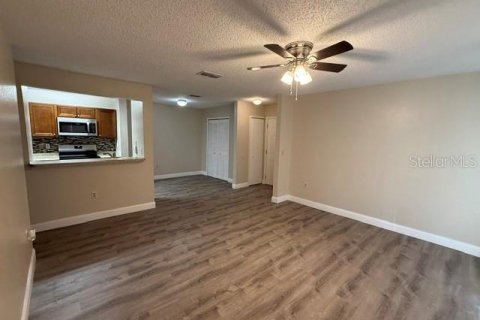 Condominio en venta en Gainesville, Florida, 2 dormitorios, 88.26 m2 № 2217242 - foto 11