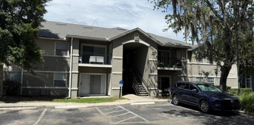 Condominio en Gainesville, Florida, 2 dormitorios  № 2217242