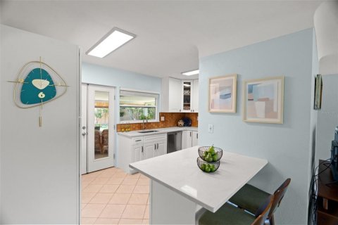 Casa en venta en Saint Petersburg, Florida, 3 dormitorios, 120.77 m2 № 1800268 - foto 4