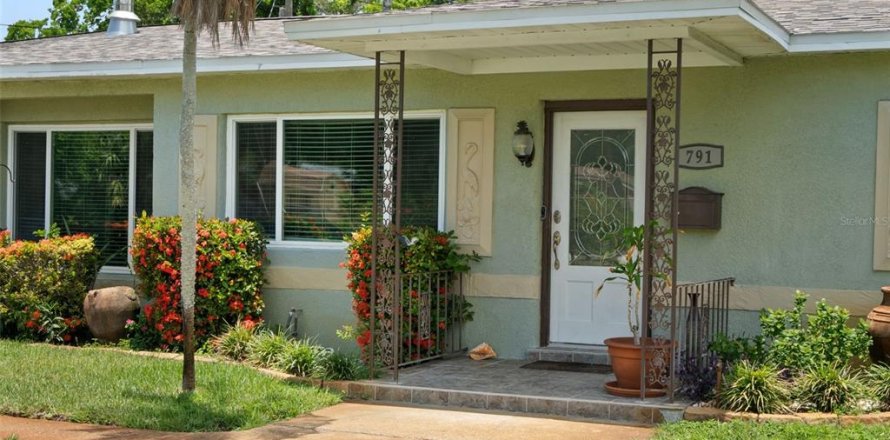 Casa en Saint Petersburg, Florida 3 dormitorios, 120.77 m2 № 1800268