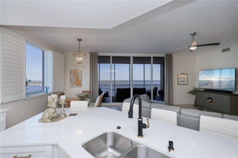 Condo in Fort Myers, Florida, 3 bedrooms  № 1642836 - photo 27