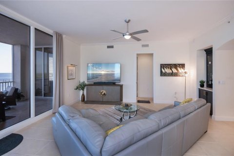 Condo in Fort Myers, Florida, 3 bedrooms  № 1642836 - photo 12