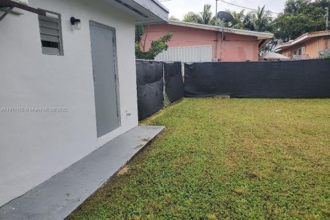 Commercial property in Homestead, Florida № 2082261 - photo 6