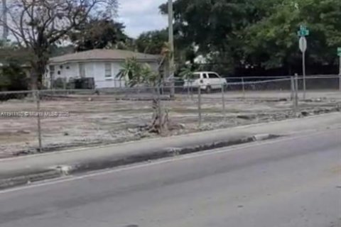 Commercial property in Homestead, Florida № 2082261 - photo 15