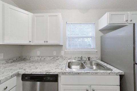 House in Ocala, Florida 3 bedrooms, 93.18 sq.m. № 2209834 - photo 6