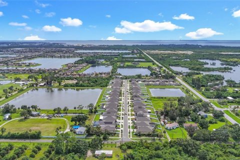 House in Ruskin, Florida 4 bedrooms, 234.86 sq.m. № 1841596 - photo 9