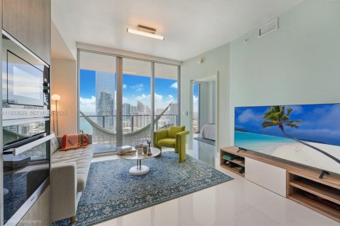 Condo in Miami, Florida, 1 bedroom  № 1992176 - photo 6