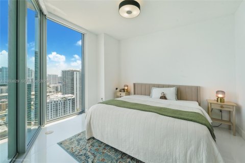 Condo in Miami, Florida, 1 bedroom  № 1992176 - photo 11