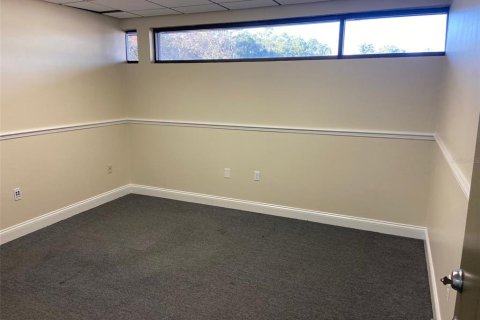 Immobilier commercial à louer à Gainesville, Floride: 148.64 m2 № 2091491 - photo 8