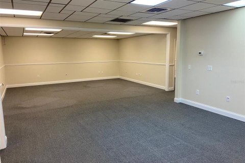 Immobilier commercial à louer à Gainesville, Floride: 148.64 m2 № 2091491 - photo 6