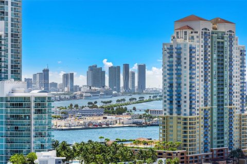 Condominio en venta en Miami Beach, Florida, 2 dormitorios, 157.75 m2 № 2005911 - foto 19