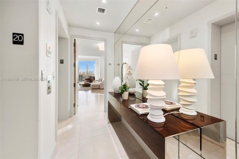 Condominio en venta en Miami Beach, Florida, 2 dormitorios, 157.75 m2 № 2005911 - foto 3