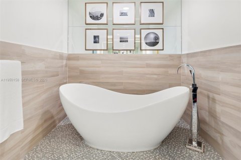 Condominio en venta en Miami Beach, Florida, 2 dormitorios, 157.75 m2 № 2005911 - foto 24