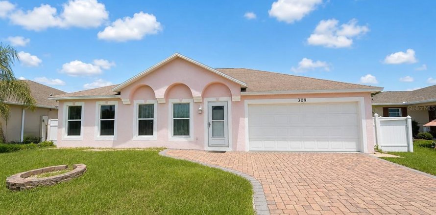 House in Kissimmee, Florida 4 bedrooms, 193.98 sq.m. № 2320853
