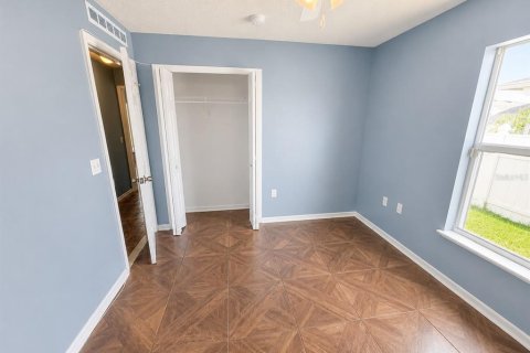 House in Kissimmee, Florida 4 bedrooms, 193.98 sq.m. № 2320853 - photo 11