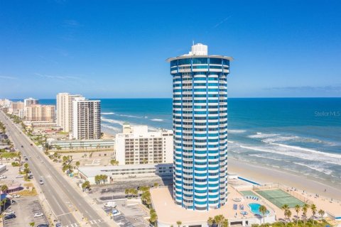 Condominio en venta en Daytona Beach, Florida, 2 dormitorios, 116.13 m2 № 1678159 - foto 1