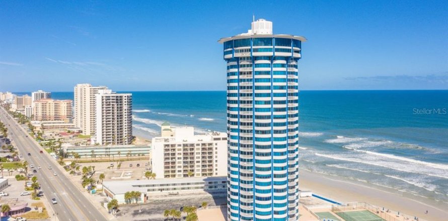 Condominio en Daytona Beach, Florida, 2 dormitorios  № 1678159