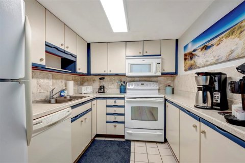 Condominio en venta en Daytona Beach, Florida, 2 dormitorios, 116.13 m2 № 1678159 - foto 13