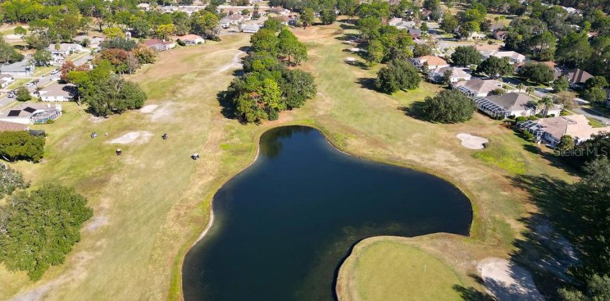 Propiedad comercial en Spring Hill, Florida 1391.49 m2 № 2125386