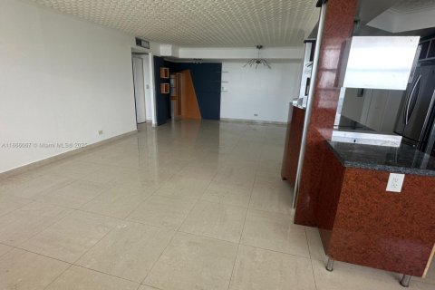 Condominio en venta en Sunny Isles Beach, Florida, 2 dormitorios, 118.45 m2 № 1893561 - foto 8