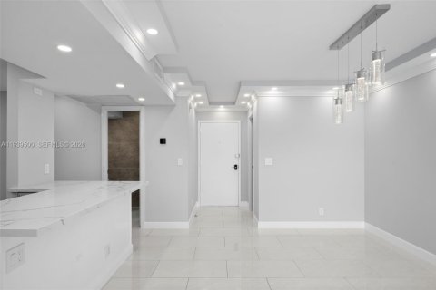 Copropriété à vendre à Hallandale Beach, Floride: 2 chambres, 85.84 m2 № 1997566 - photo 10