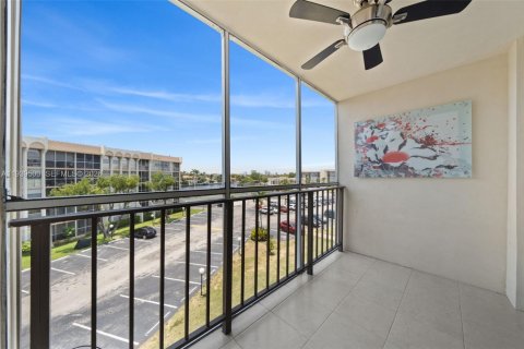 Copropriété à vendre à Hallandale Beach, Floride: 2 chambres, 85.84 m2 № 1997566 - photo 23