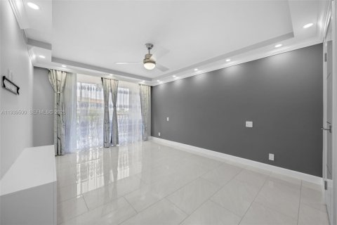 Copropriété à vendre à Hallandale Beach, Floride: 2 chambres, 85.84 m2 № 1997566 - photo 16