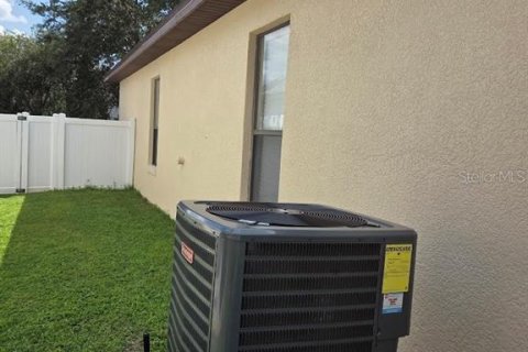 House in Leesburg, Florida 3 bedrooms, 135.27 sq.m. № 1851565 - photo 30