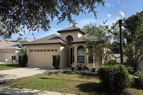House in Leesburg, Florida 3 bedrooms, 135.27 sq.m. № 1851565 - photo 3