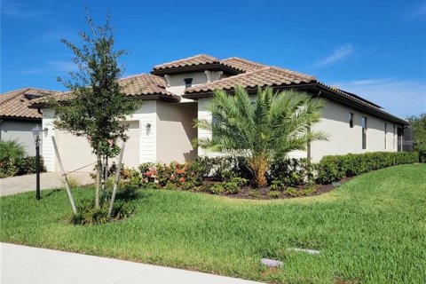 House in Bradenton, Florida 3 bedrooms, 204.48 sq.m. № 2206424 - photo 3