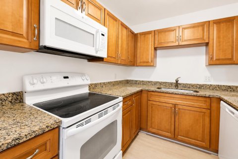 Appartement à louer à Lighthouse Point, Floride: 1 chambre, 1778.52 m2 № 2177423 - photo 12