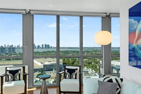 Condo in Miami Beach, Florida, 2 bedrooms  № 2061503 - photo 4
