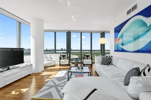 Condo in Miami Beach, Florida, 2 bedrooms  № 2061503 - photo 7