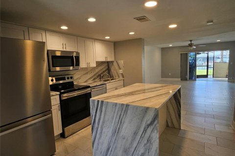 Condominio en venta en Apollo Beach, Florida, 2 dormitorios, 120.4 m2 № 2213118 - foto 1
