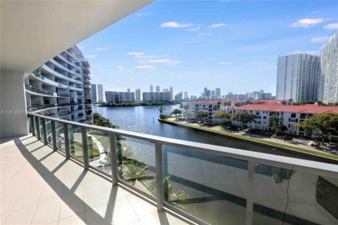 Condominio en venta en Aventura, Florida, 4 dormitorios, 214.33 m2 № 1979972 - foto 2