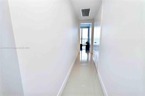 Condominio en venta en Aventura, Florida, 4 dormitorios, 214.33 m2 № 1979972 - foto 11