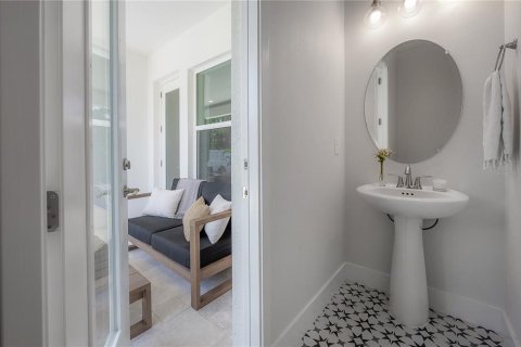 Villa ou maison à vendre à Tampa, Floride: 5 chambres, 329.25 m2 № 1837364 - photo 10