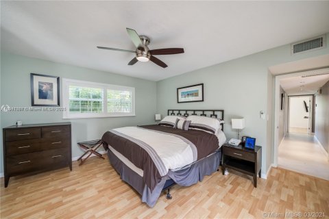 Снять в аренду виллу или дом в Холливуд, Флорида 4 спальни, 161м2, № 1969637 - фото 21