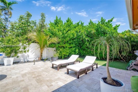 Снять в аренду виллу или дом в Холливуд, Флорида 4 спальни, 161м2, № 1969637 - фото 24